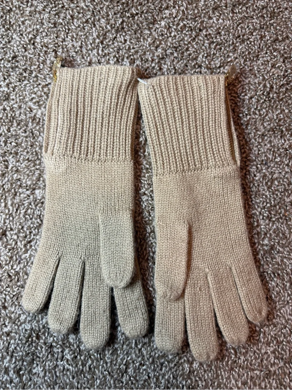 Michael Kors women’s classic knit long cuff gloves
